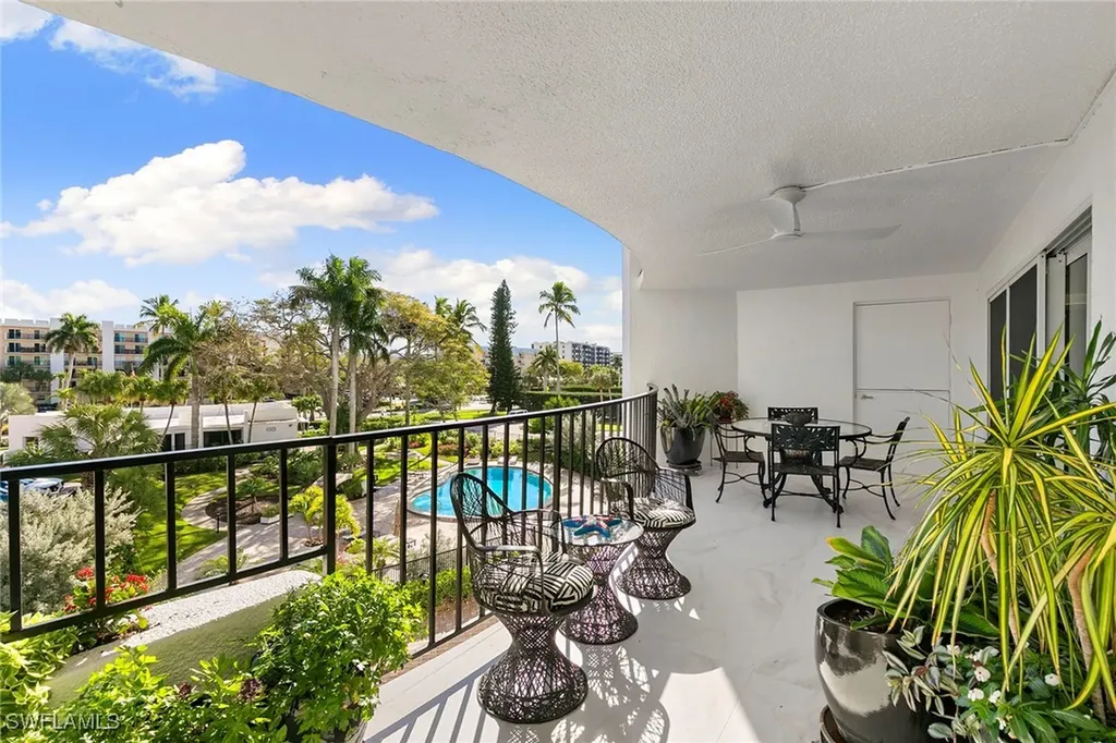 3951 Gulf Shore Boulevard N Naples FL 34103
