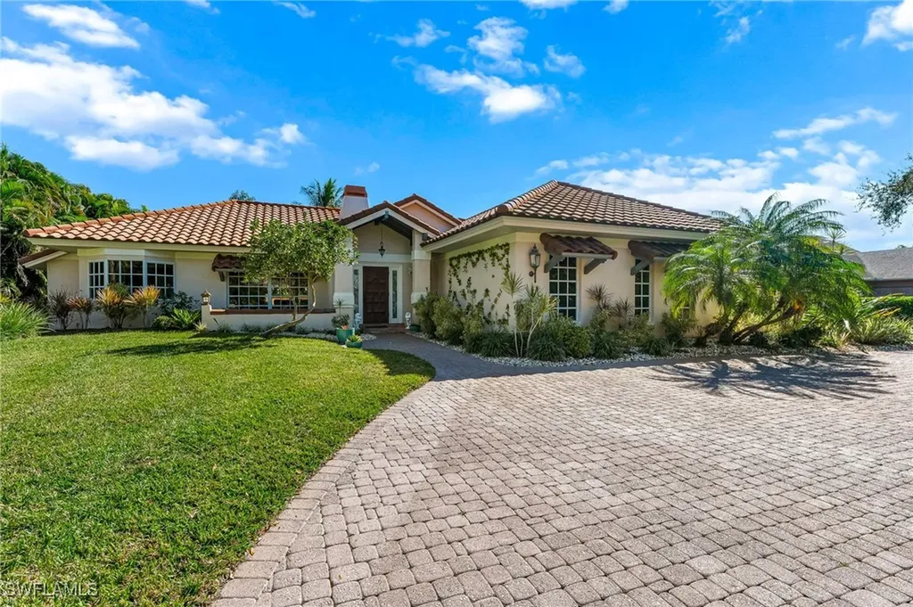 1930 Blackstone Circle Naples FL 34109