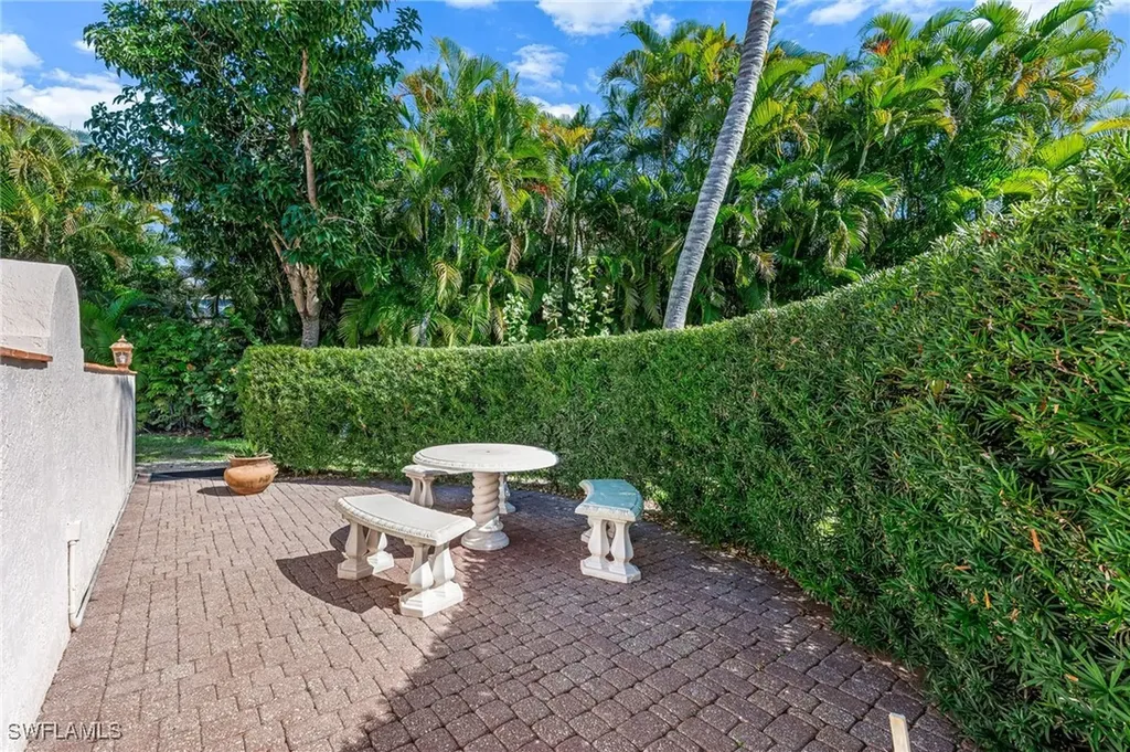 1930 Blackstone Circle Naples FL 34109