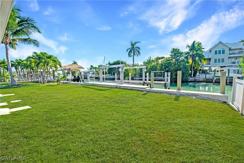 144 San Salvador Street Naples FL 34113