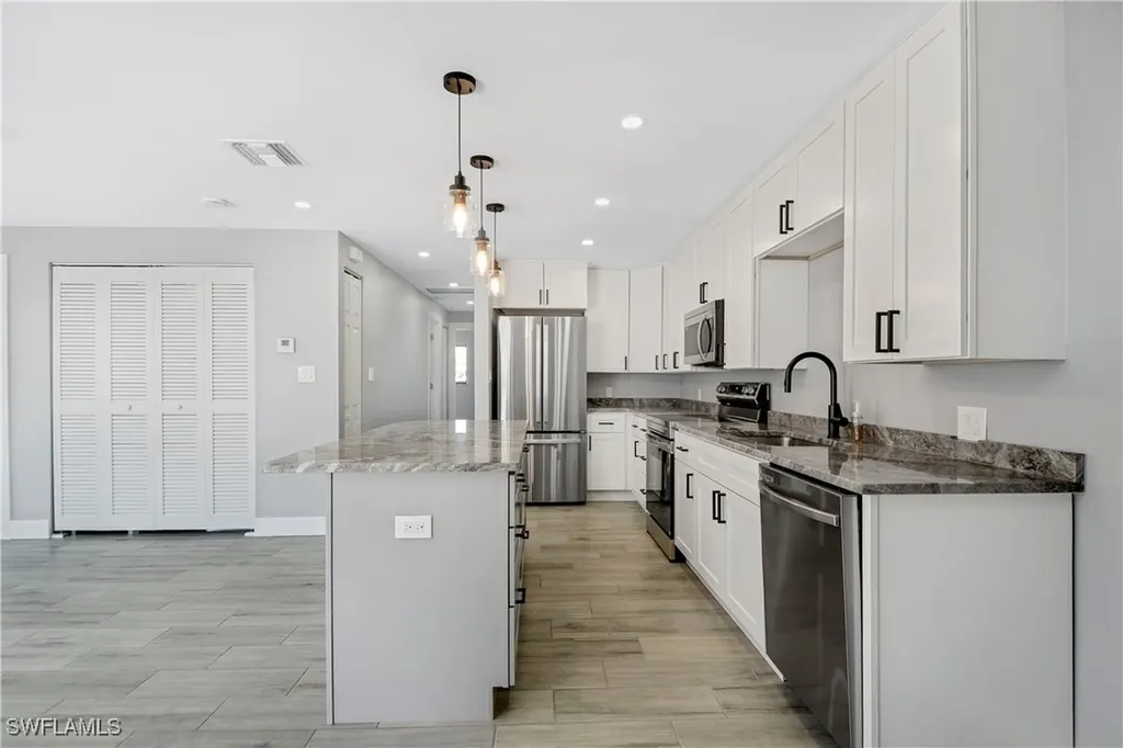 144 San Salvador Street Naples FL 34113