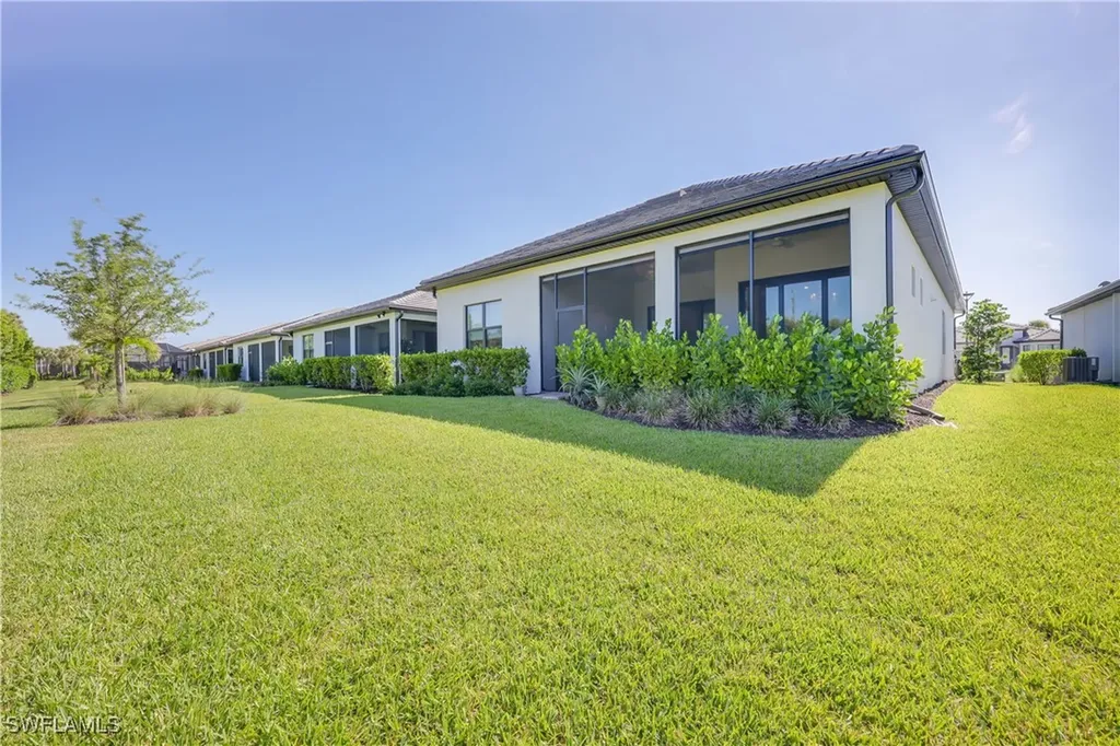 2048 Yellowfin Circle Naples FL 34114