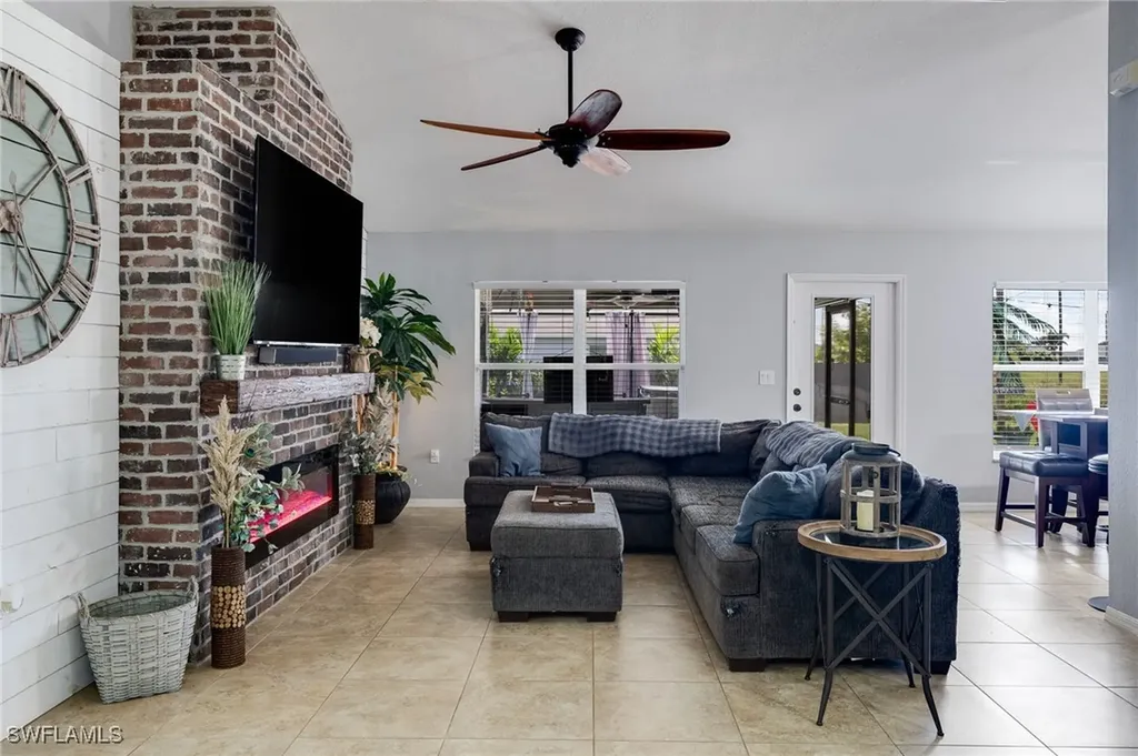 1413 NW 8th Place Cape Coral FL 33993