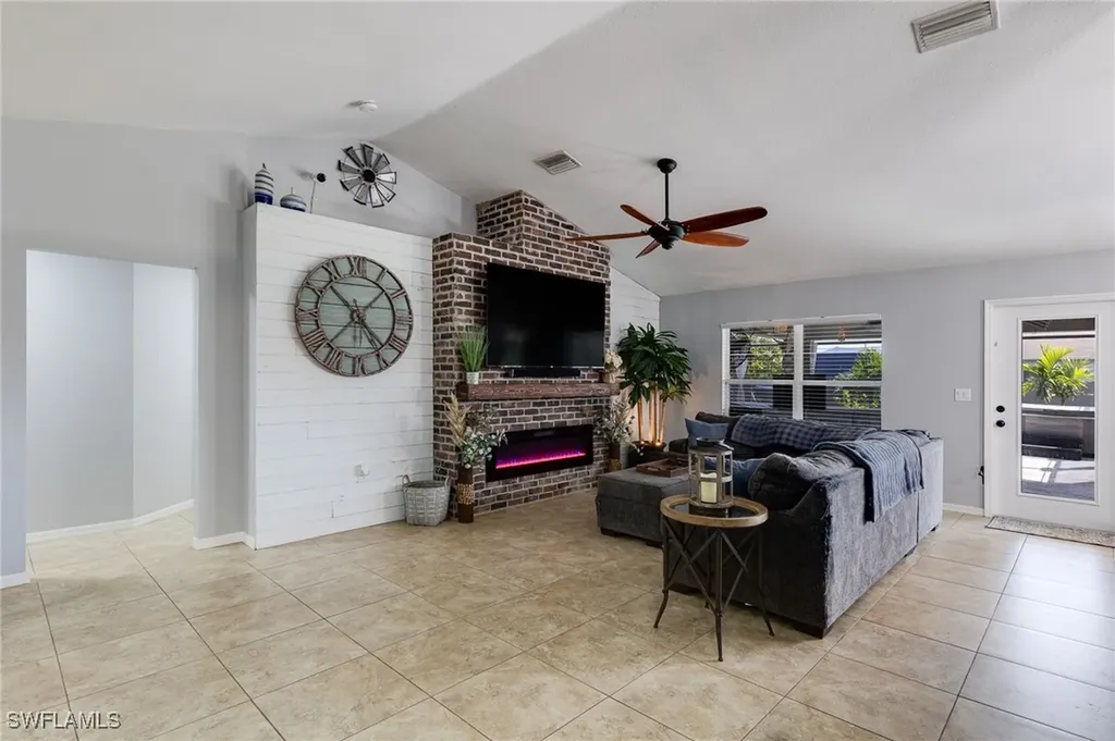 1413 NW 8th Place Cape Coral FL 33993