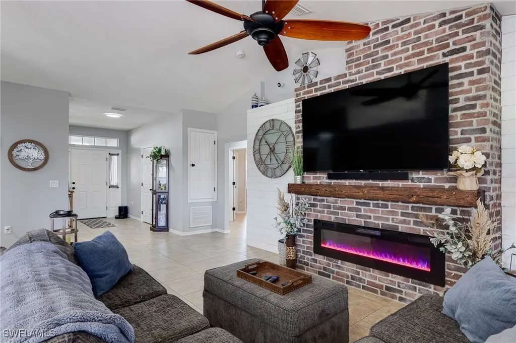 1413 NW 8th Place Cape Coral FL 33993