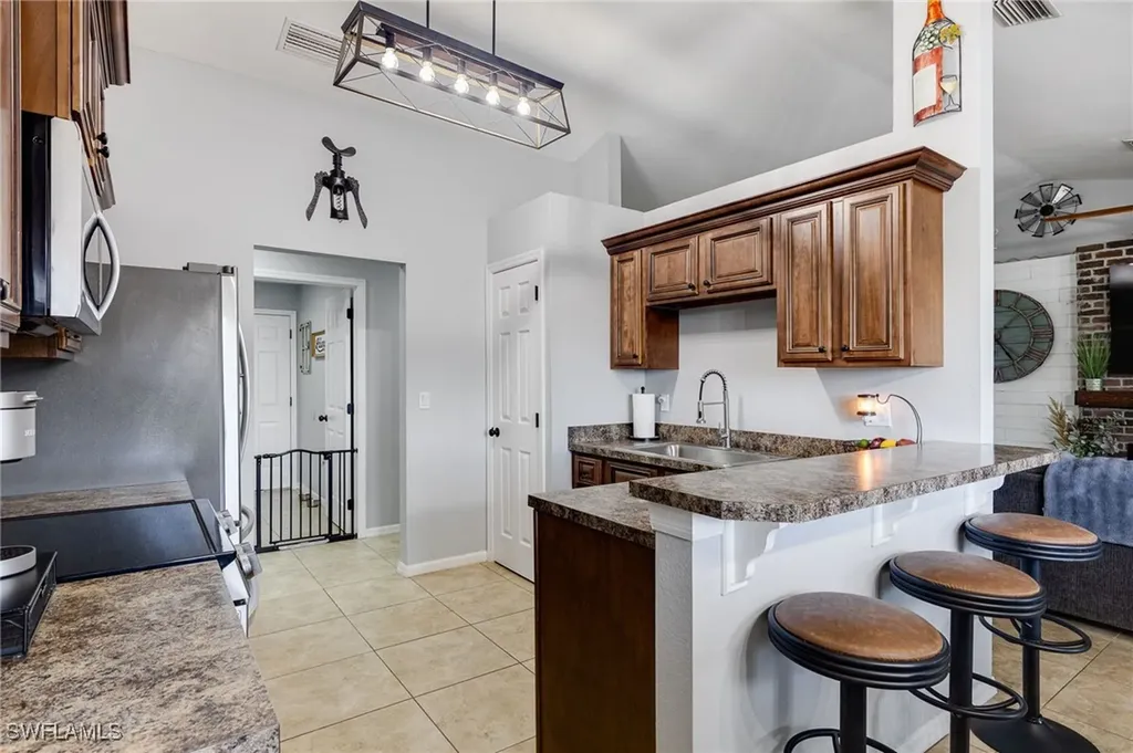 1413 NW 8th Place Cape Coral FL 33993