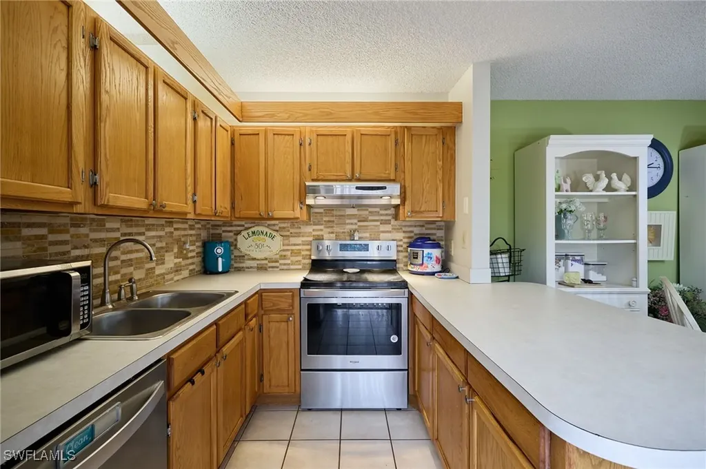 5247 Cedarbend Drive Fort Myers FL 33919