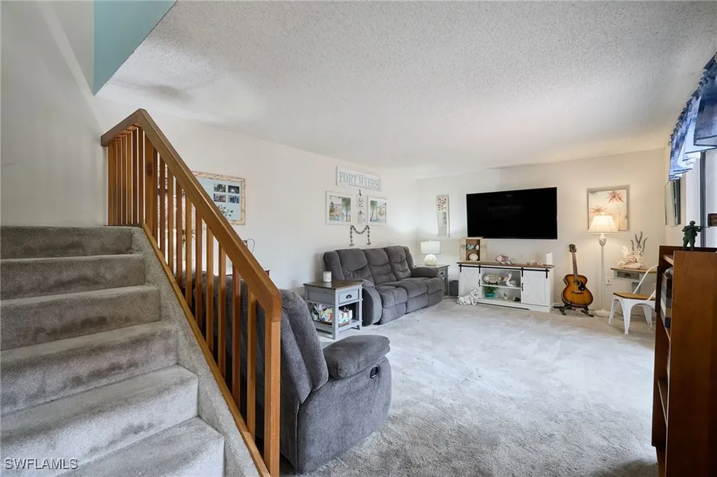 5247 Cedarbend Drive Fort Myers FL 33919
