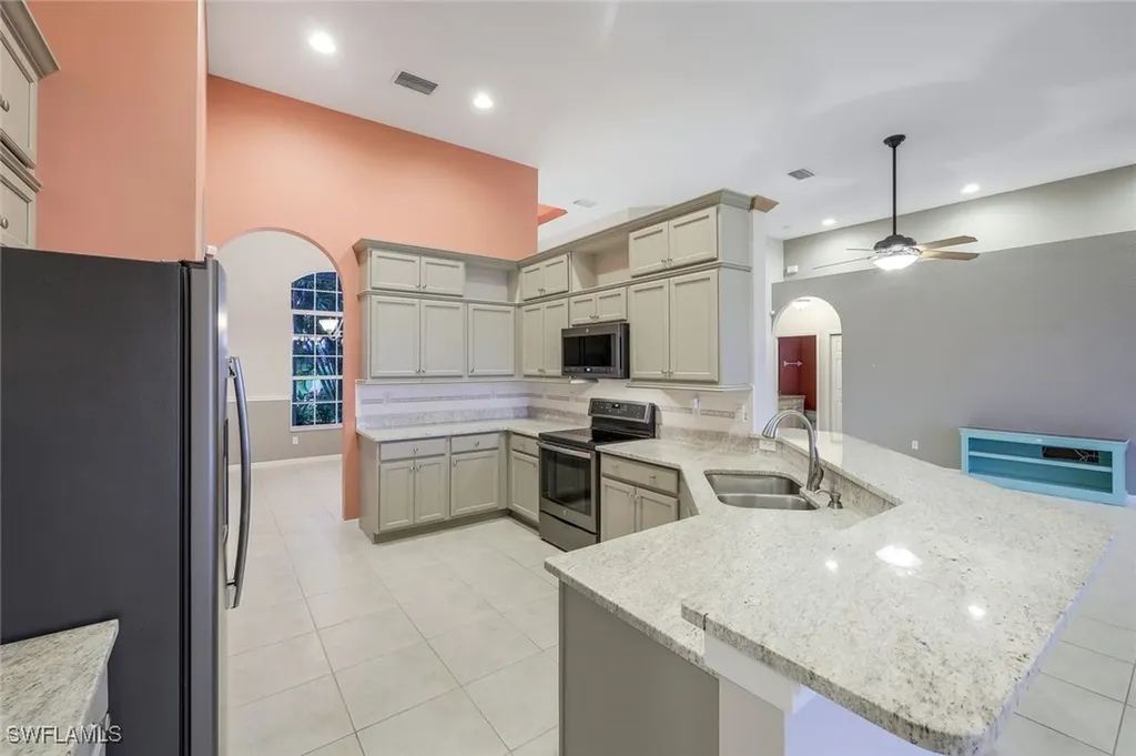 18025 Greenwood Drive Naples FL 34114