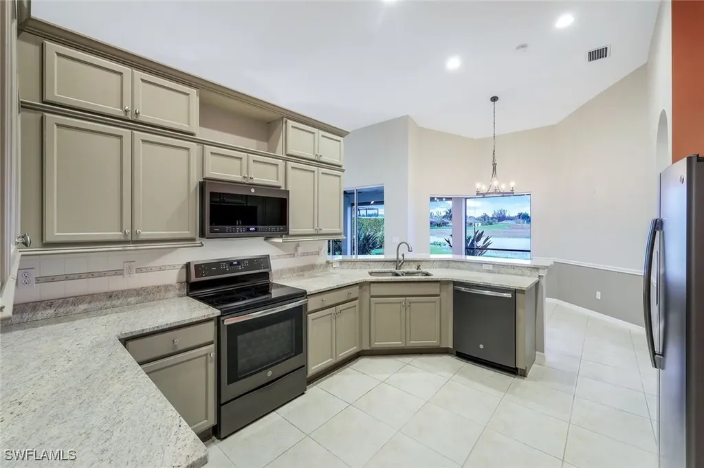 18025 Greenwood Drive Naples FL 34114