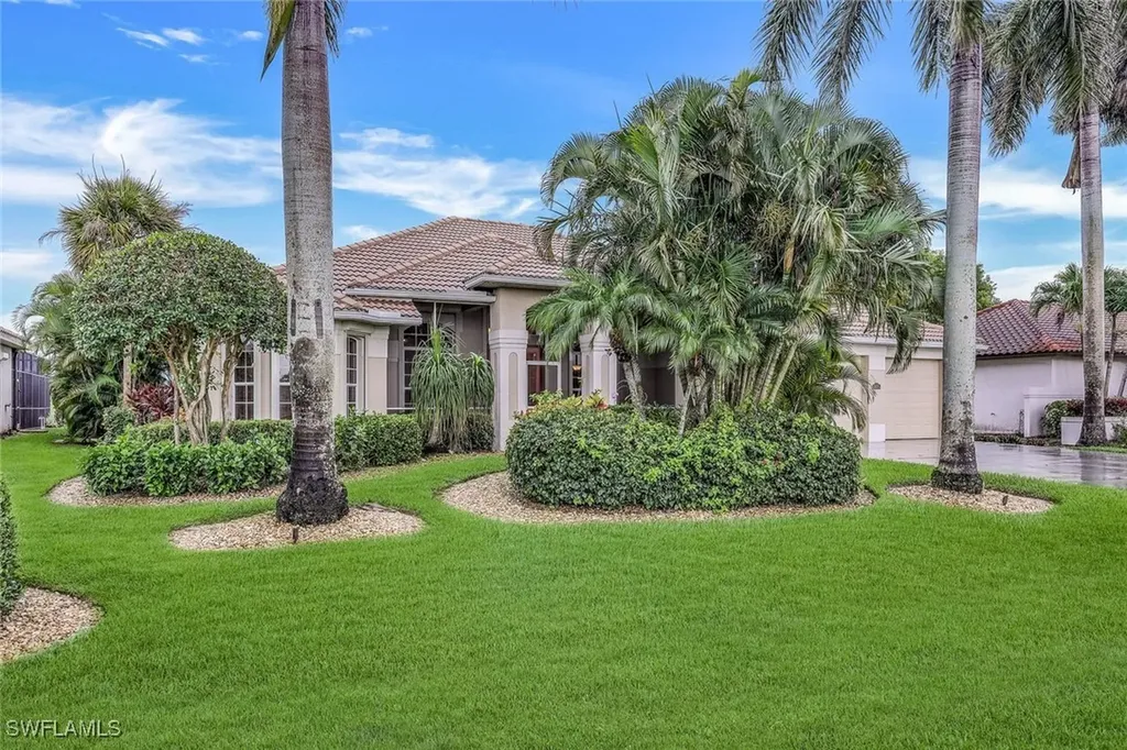 18025 Greenwood Drive Naples FL 34114