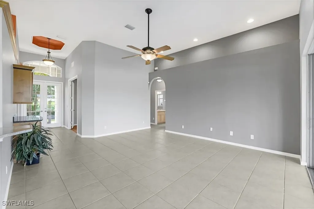 18025 Greenwood Drive Naples FL 34114