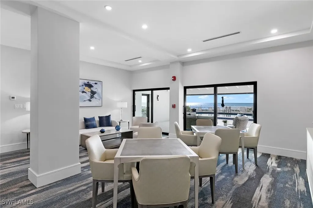 2171 Gulf Shore Boulevard N Naples FL 34102