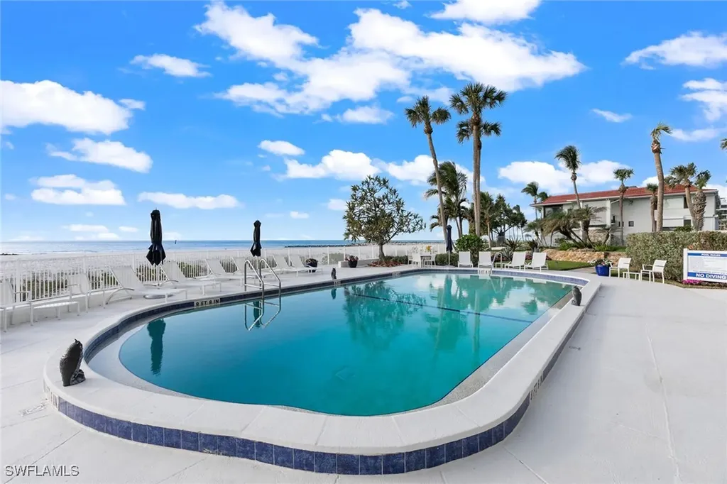 2171 Gulf Shore Boulevard N Naples FL 34102