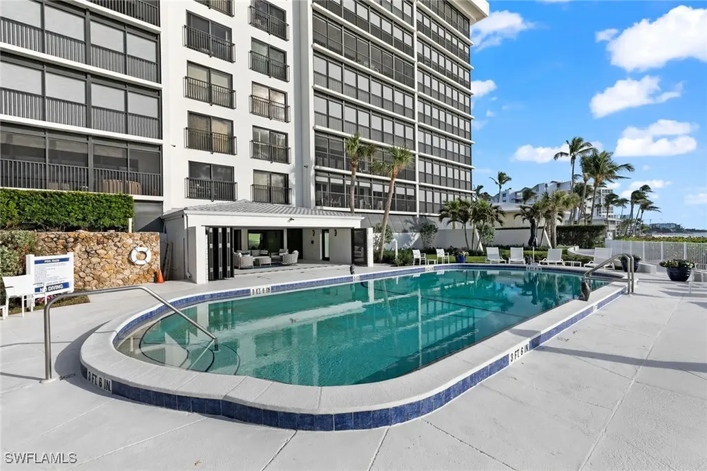 2171 Gulf Shore Boulevard N Naples FL 34102