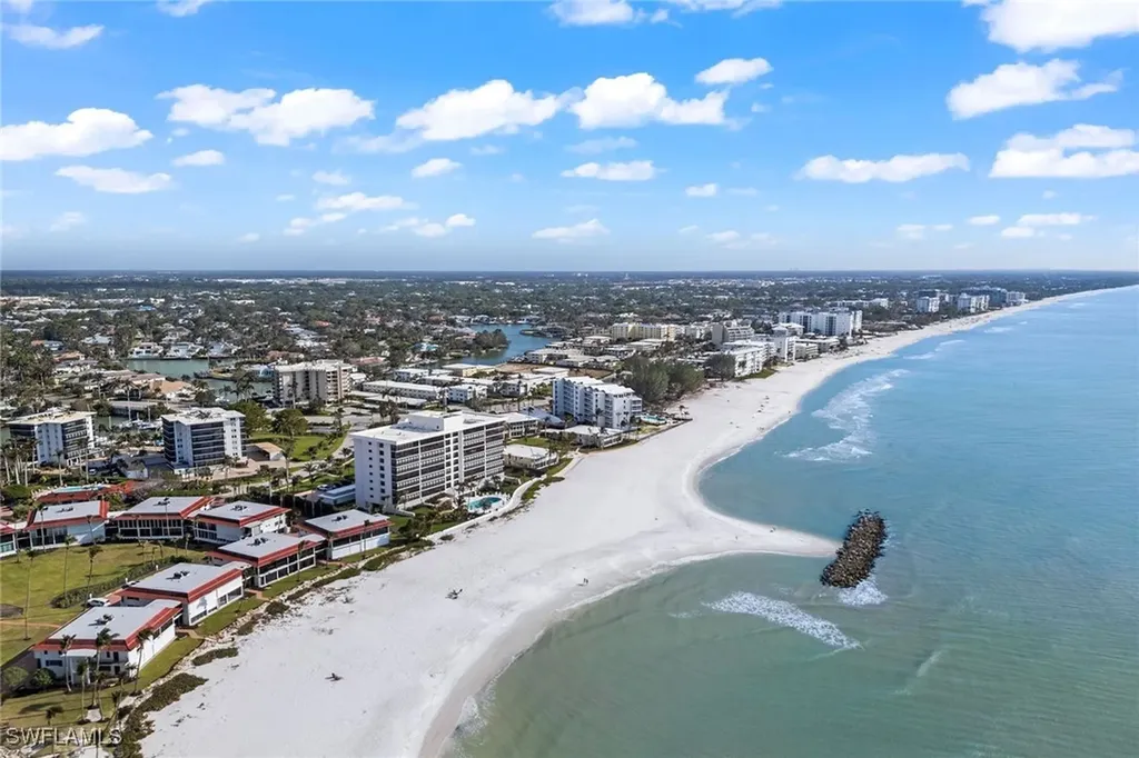 2171 Gulf Shore Boulevard N Naples FL 34102