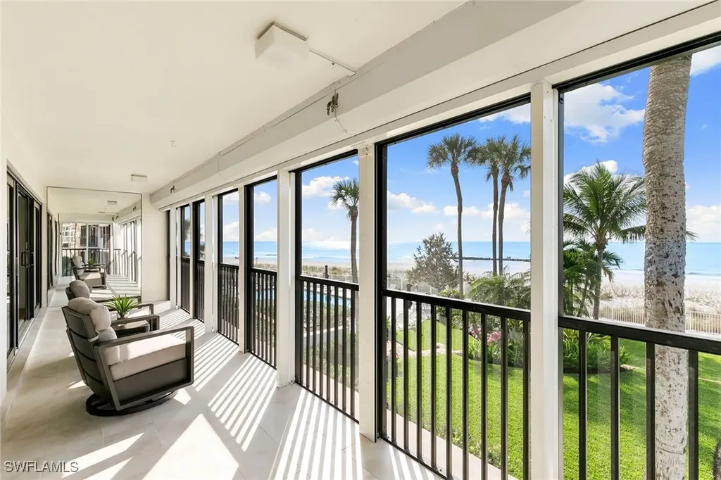 2171 Gulf Shore Boulevard N Naples FL 34102