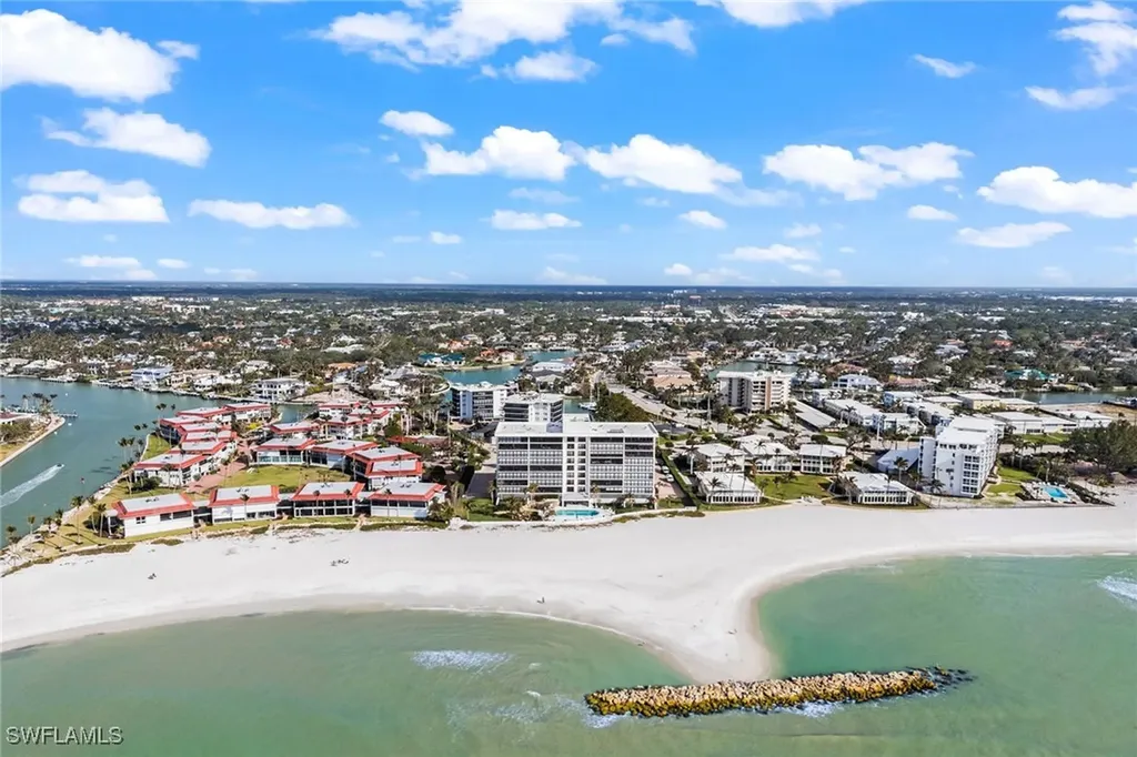 2171 Gulf Shore Boulevard N Naples FL 34102