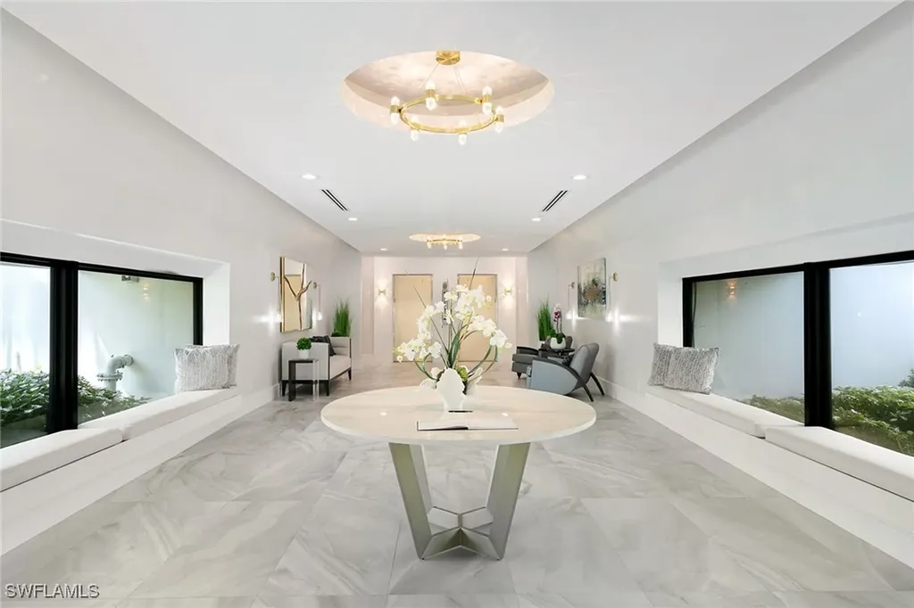 2171 Gulf Shore Boulevard N Naples FL 34102