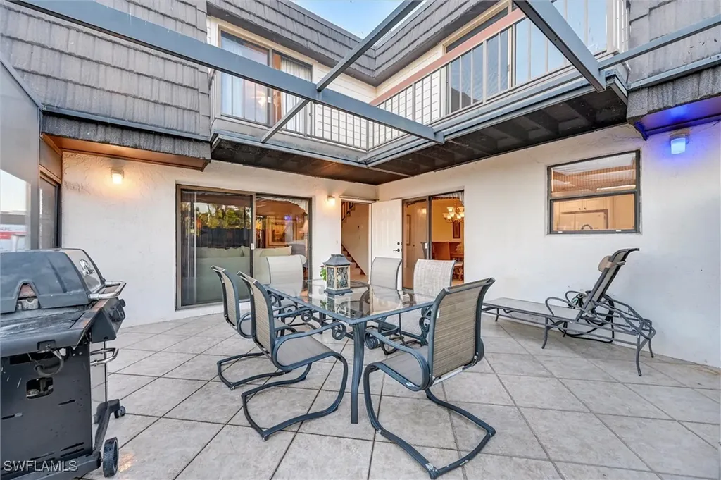 185 Lake Point Lane Naples FL 34112