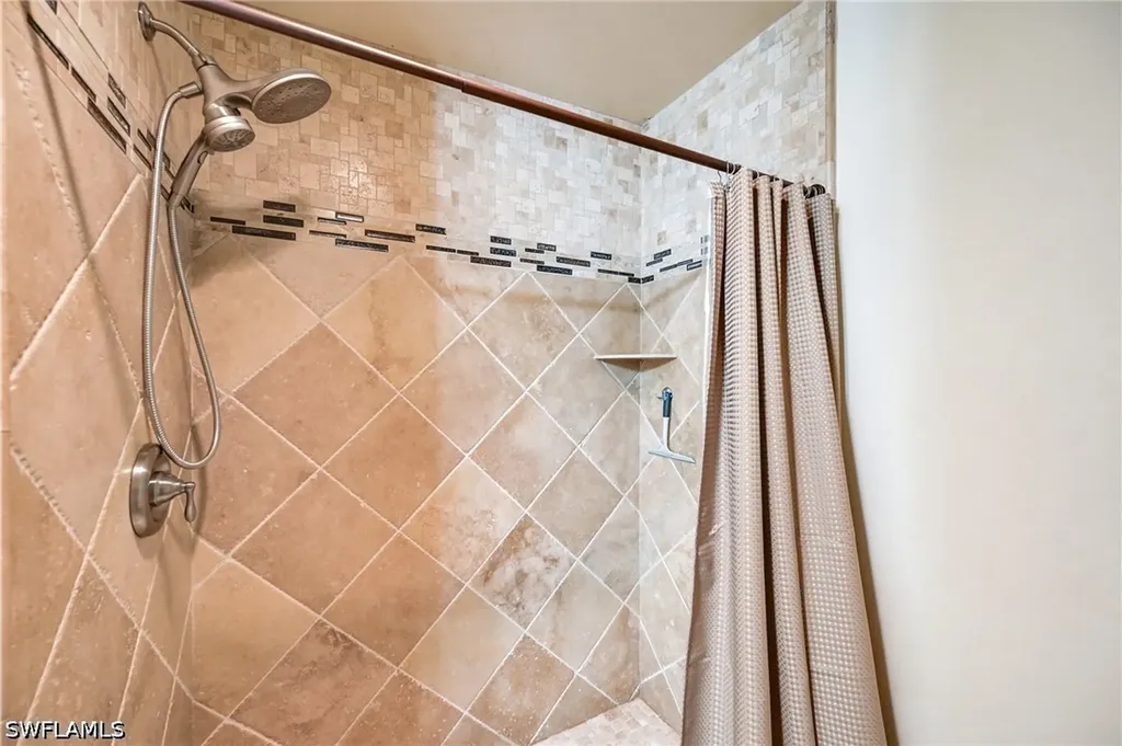 185 Lake Point Lane Naples FL 34112