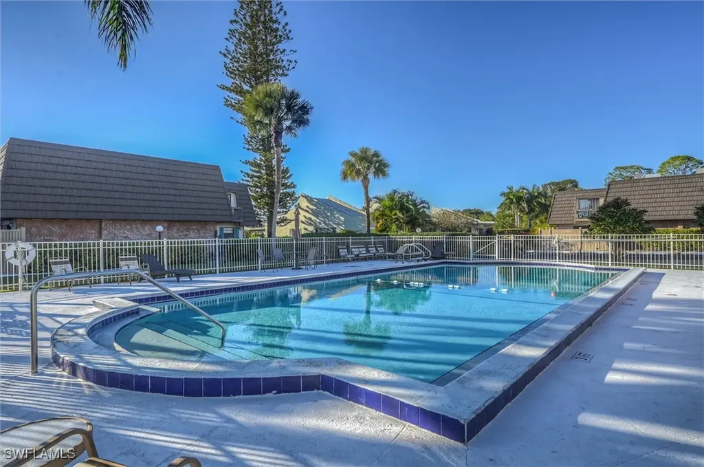 185 Lake Point Lane Naples FL 34112