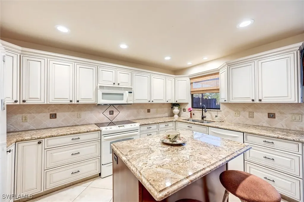 185 Lake Point Lane Naples FL 34112