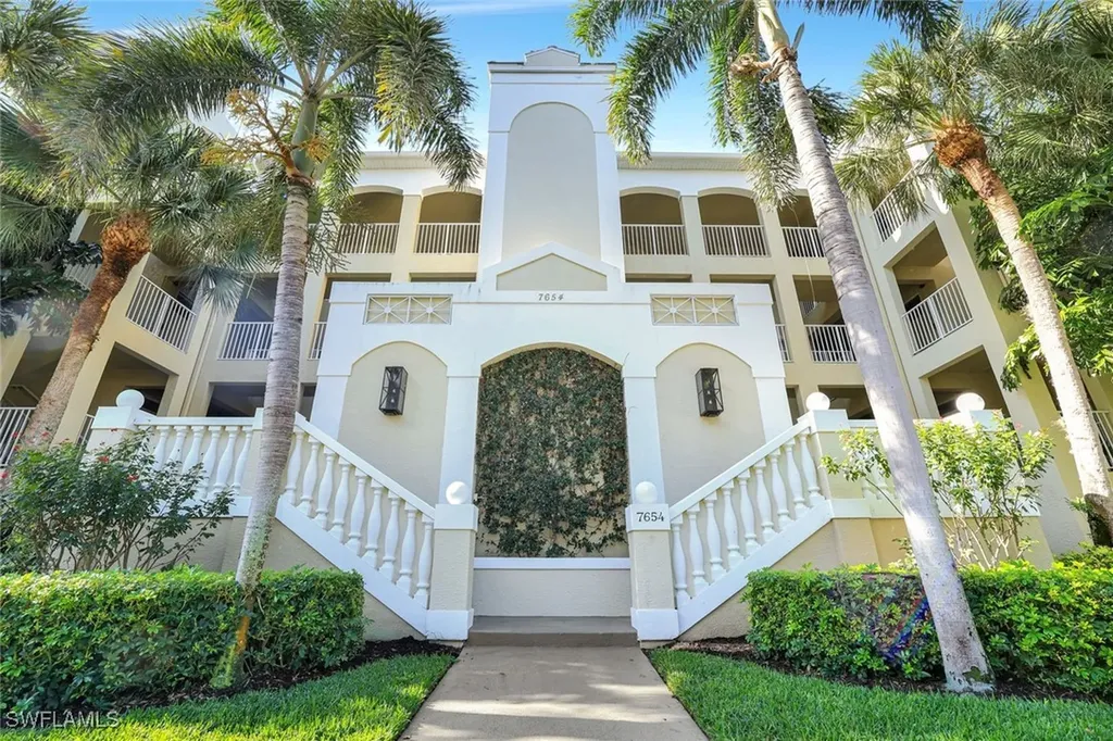7654 Pebble Creek Circle Naples FL 34108