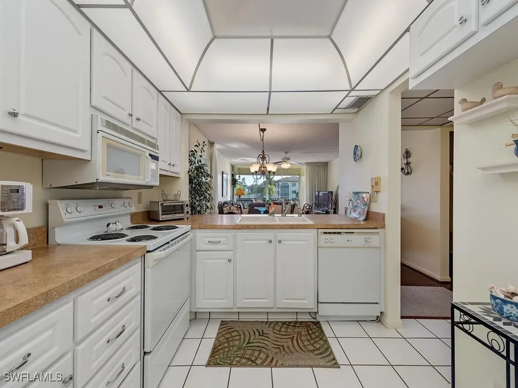 1087 Forest Lakes Drive Naples FL 34105