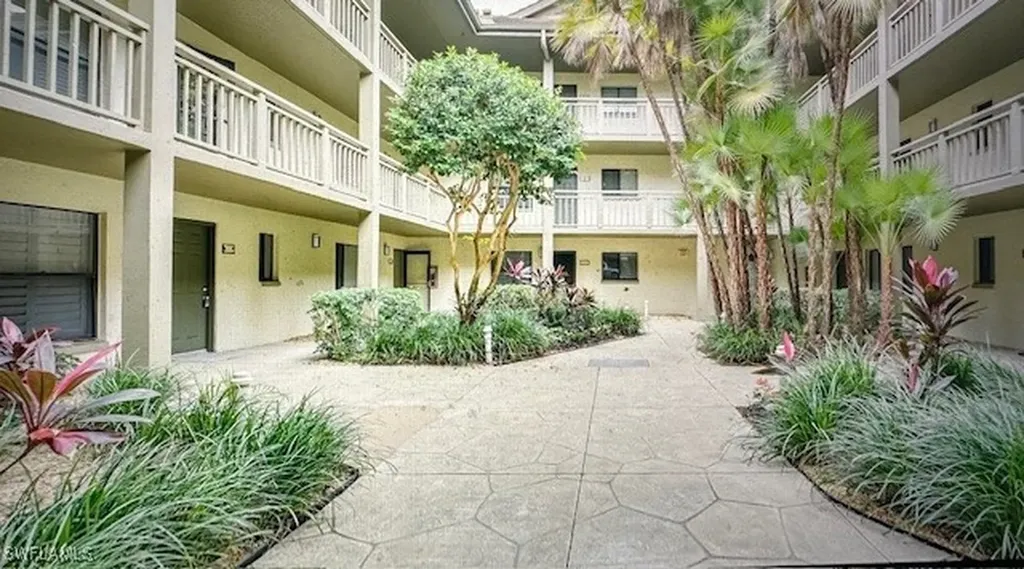 Bonita Springs FL, 3661 Wild Pines Drive, Unit 102