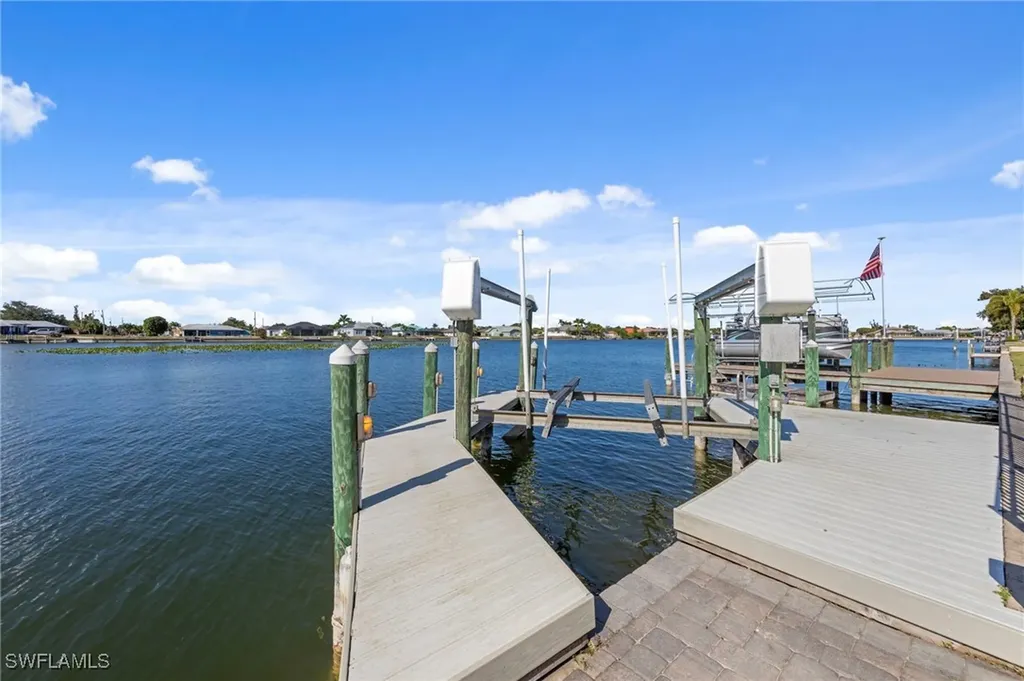 1222 SW 4th Court Cape Coral FL 33991