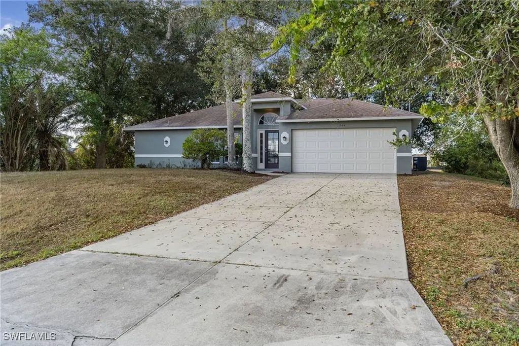 544 Pachman Circle Lehigh Acres FL 33974