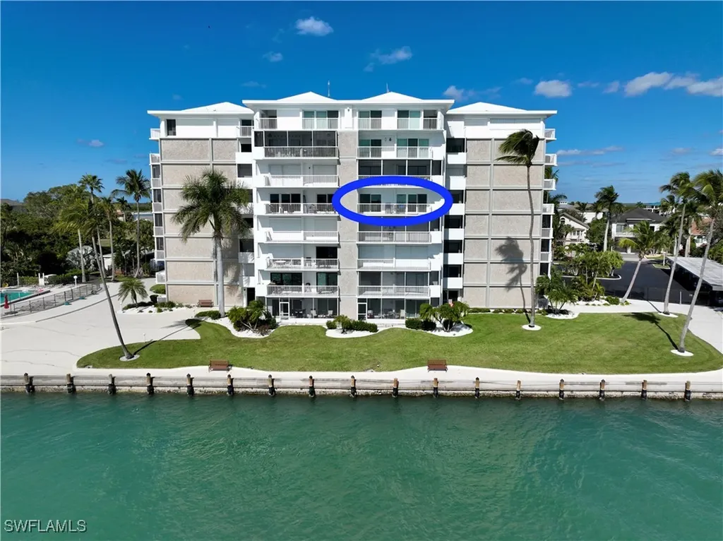 60 Pelican Street W Naples FL 34113