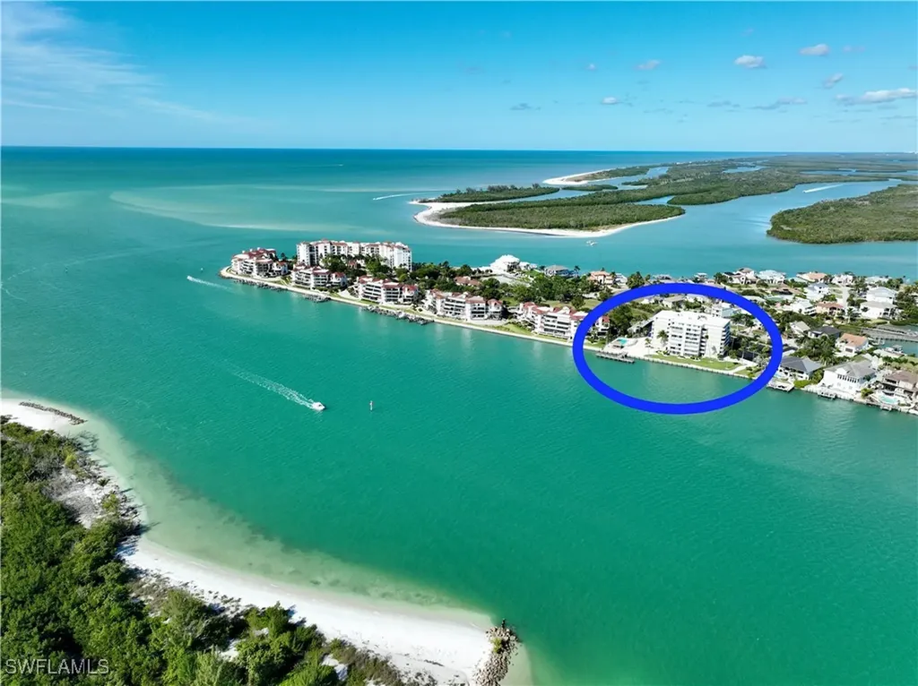 60 Pelican Street W Naples FL 34113