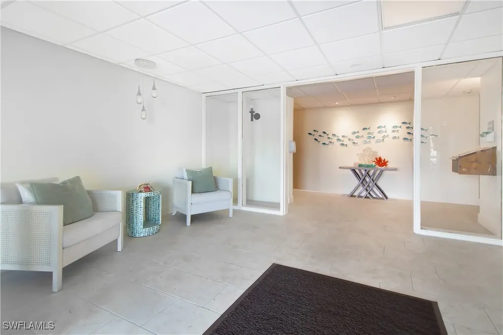 60 Pelican Street W Naples FL 34113