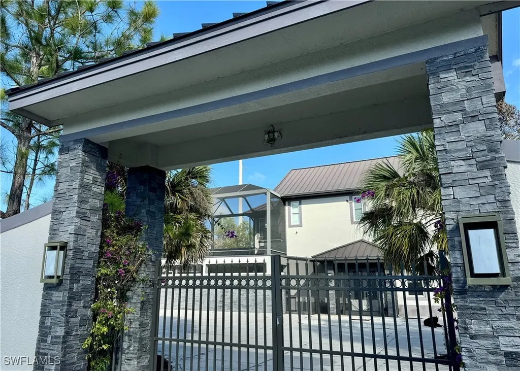 3585 33rd Avenue NE Naples FL 34120