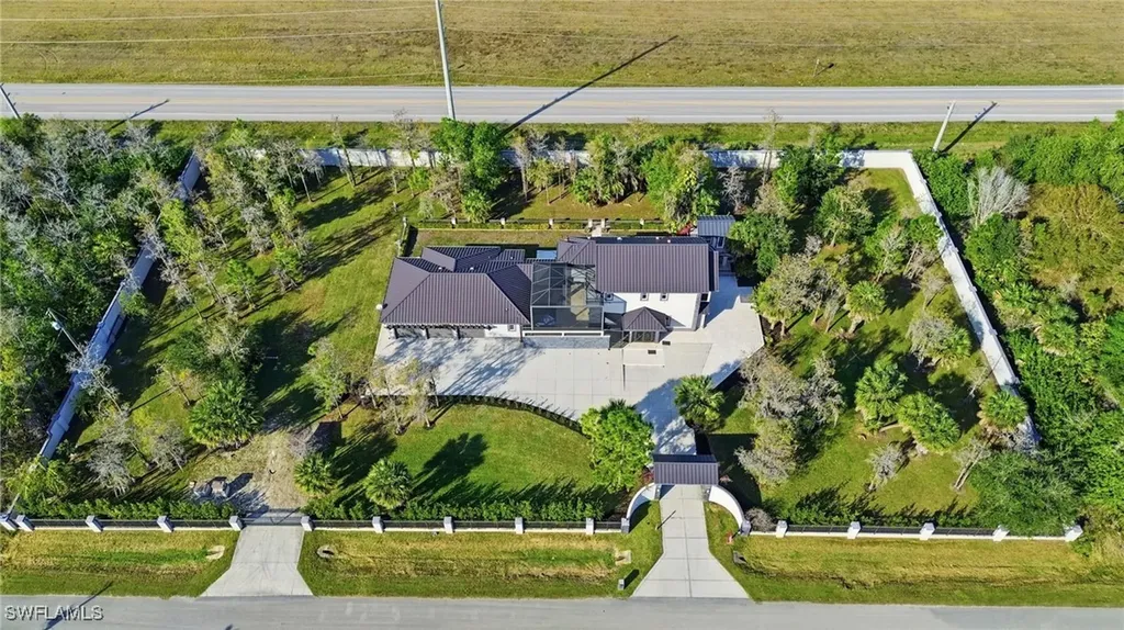 3585 33rd Avenue NE Naples FL 34120