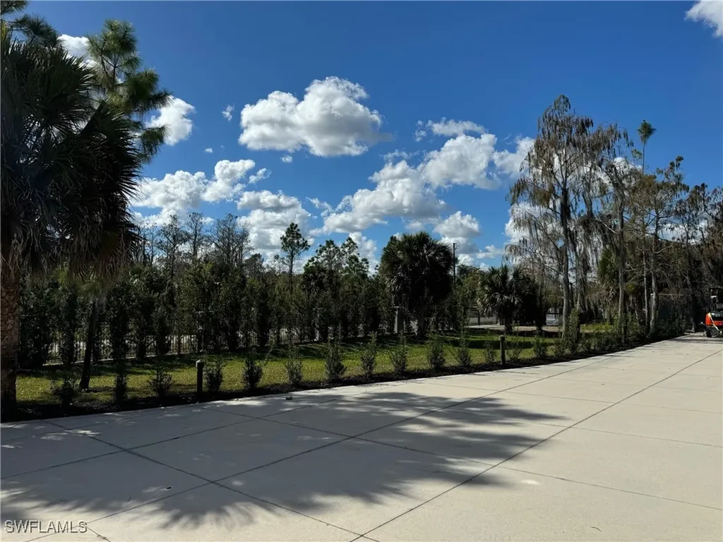 3585 33rd Avenue NE Naples FL 34120
