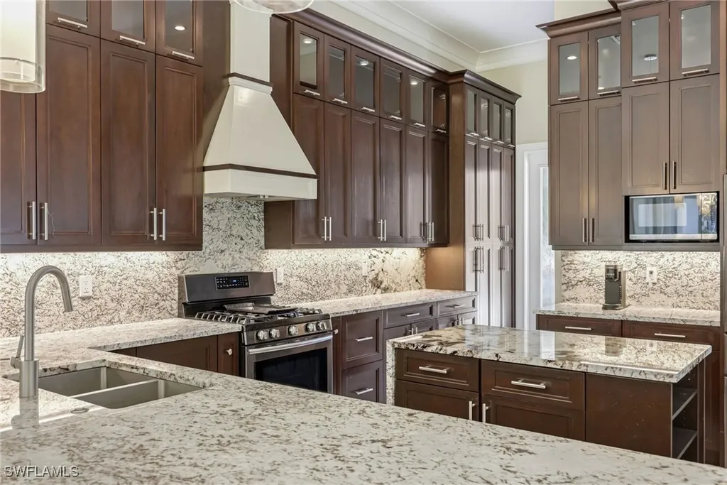 3585 33rd Avenue NE Naples FL 34120
