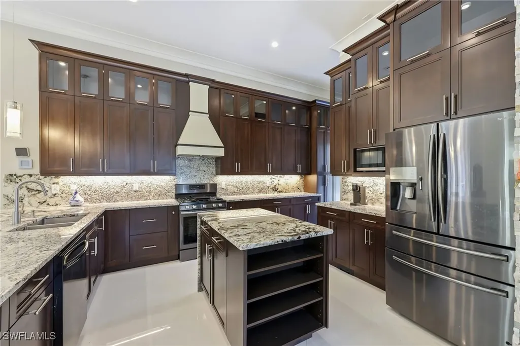 3585 33rd Avenue NE Naples FL 34120