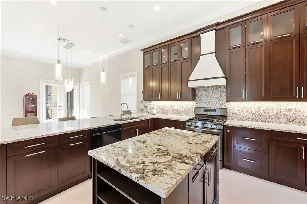 3585 33rd Avenue NE Naples FL 34120