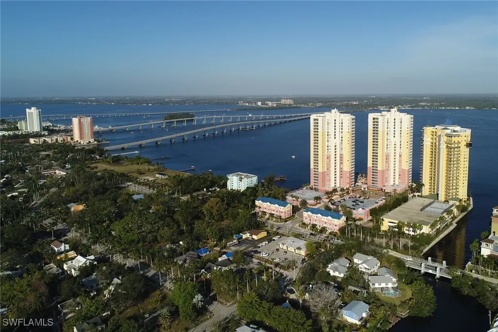 2743 1st Street Fort Myers FL 33916