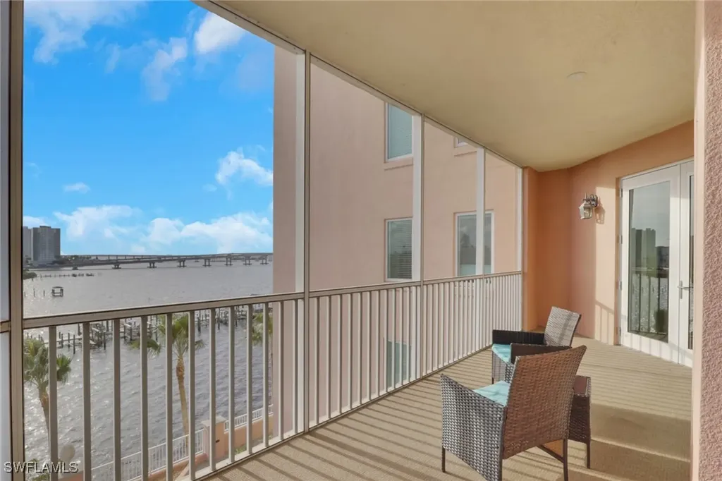 2743 1st Street Fort Myers FL 33916
