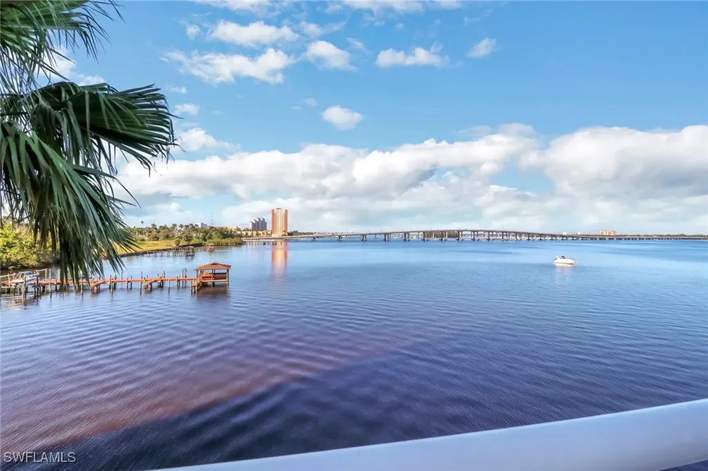 2743 1st Street Fort Myers FL 33916
