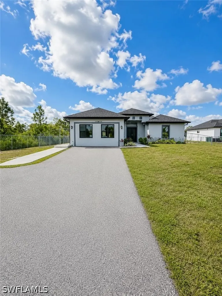 2992 41st Avenue NE Naples FL 34120