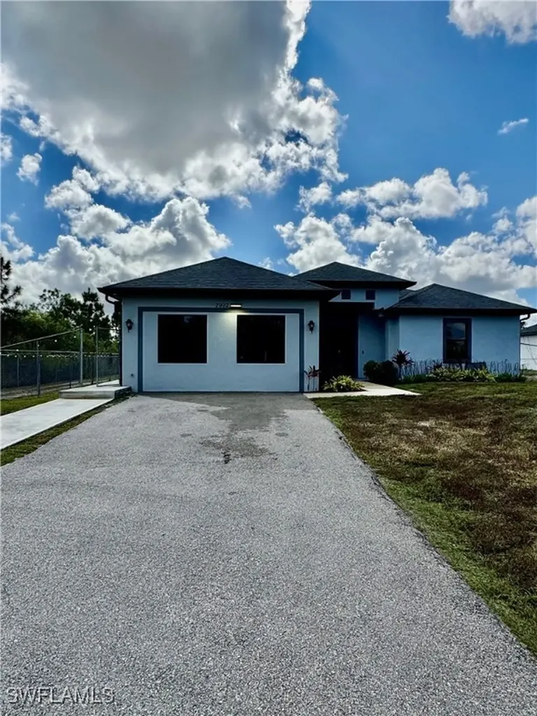 2992 41st Avenue NE Naples FL 34120