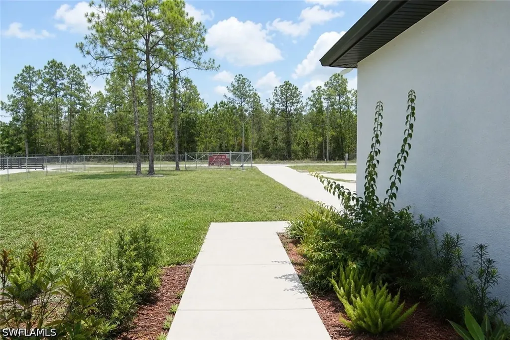 2992 41st Avenue NE Naples FL 34120