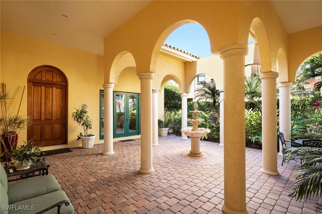 2741 Medallist Lane Naples FL 34109