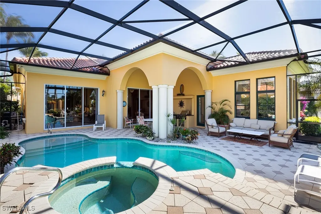 2741 Medallist Lane Naples FL 34109