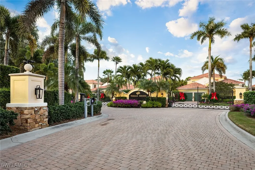 2741 Medallist Lane Naples FL 34109